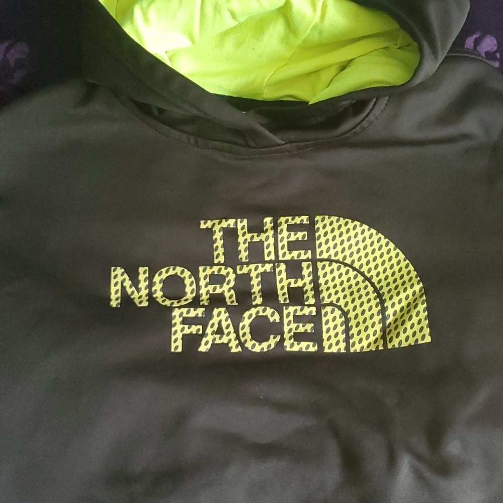 Boys Northface hooded sweatshirt